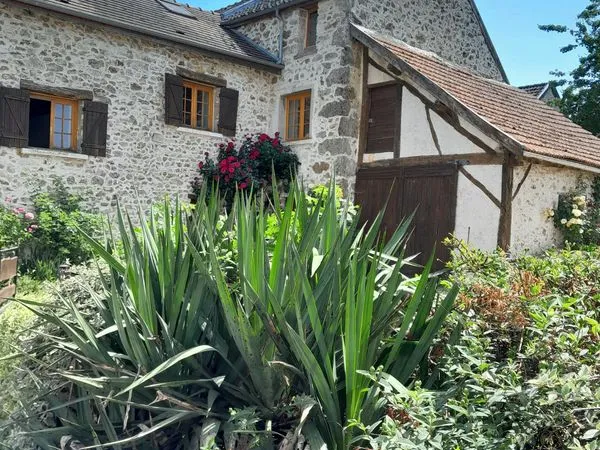 Maison de charme en pierres - 215 m² - terrain 1 080 m²