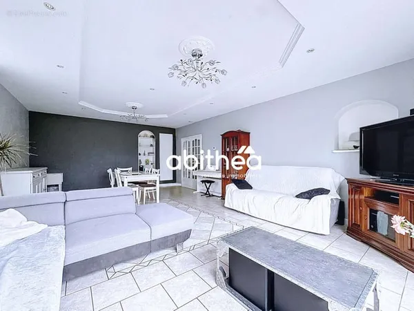 Ref jgrld025 - maison grand volume - construction briques - 5/6 chambres - 1 salle de bain - 1 salle