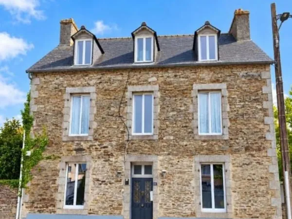 Maison 10 pièces 154 m²