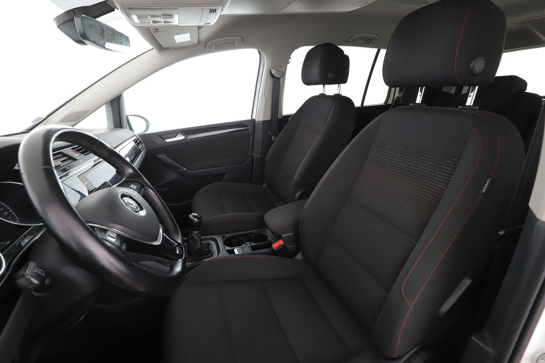 Volkswagen Touran 1.6 TDI BlueMotion Tech Sound — photo 9