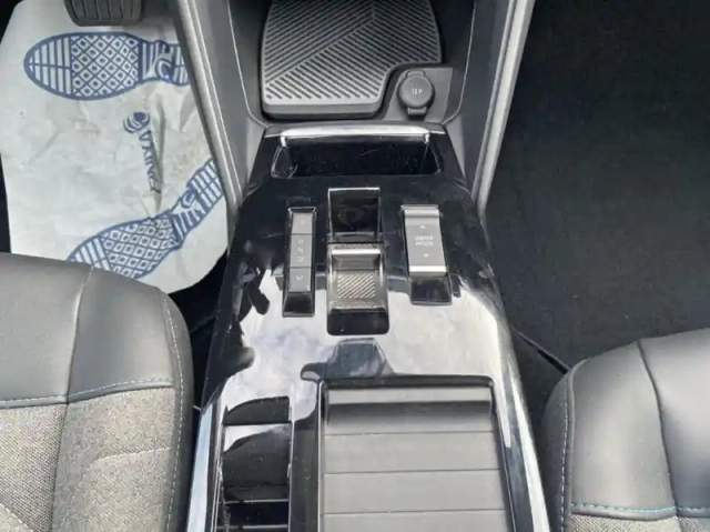 Citroën C4 bluehdi 130ch s&amp;s feel pack eat8 120g — photo 8