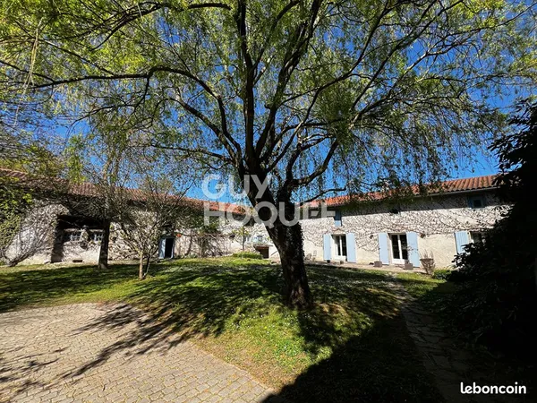 Propriété 5 pièces 232 m²