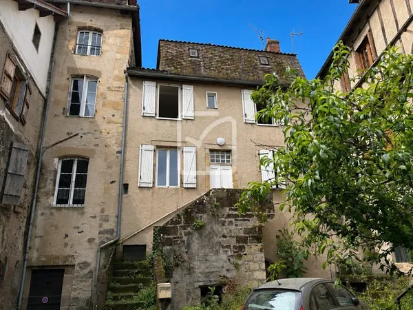IMMEUBLE DE RAPPORT AU COEUR DE BEAULIEU SUR DORDOGNE