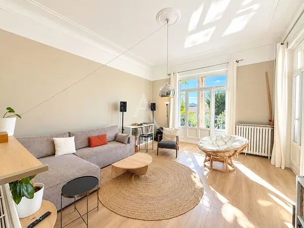 LOCATION MEUBLEE APPARTEMENT T3 DE 83 M2 AVEC PISCINE 13012 VILLAGE DE SAINT BARNABE