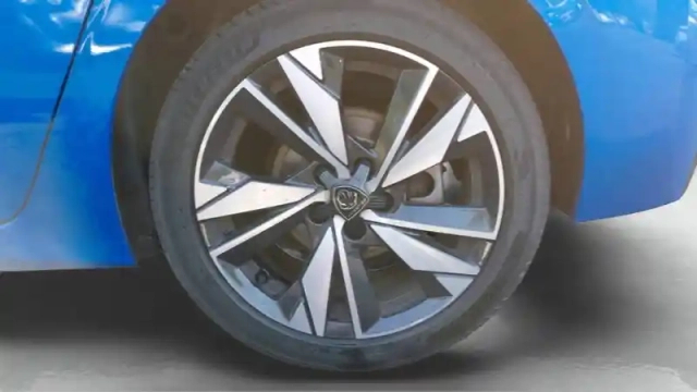 Peugeot 308 bluehdi 130ch s&amp;s eat8 — photo 11