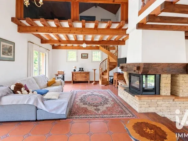 Maison 5 pièces 181 m²