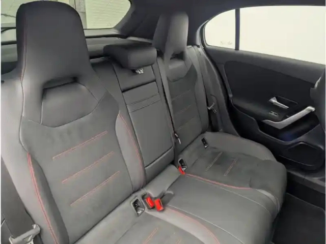 Mercedes Classe A 200 d amg line — photo 32