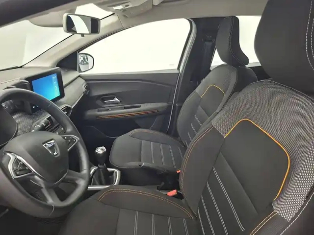 Dacia Sandero tce 90 - 22 — photo 35