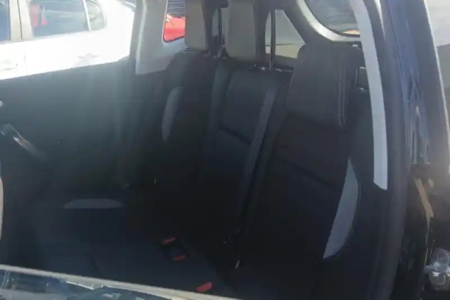 Peugeot 2008 1.2 puretech 110ch s&amp;s bvm5 — photo 11