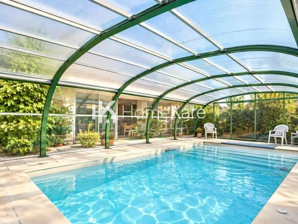 Villa avec dépendance et piscine