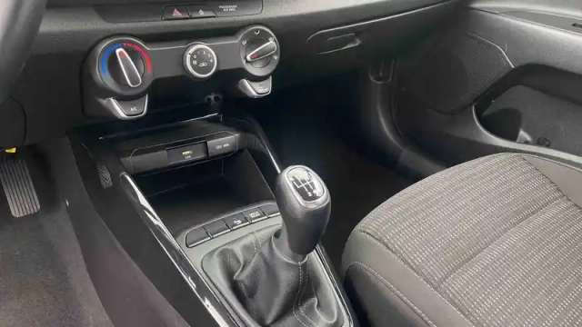 Kia Stonic 1.0 t-gdi 120 ch mhev ibvm6 — photo 17