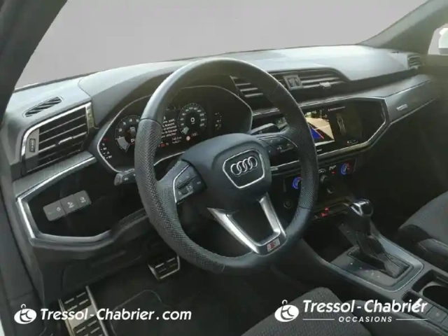 Audi Q3 sportback 35 tfsi 150 ch s tronic 7 s line — photo 12