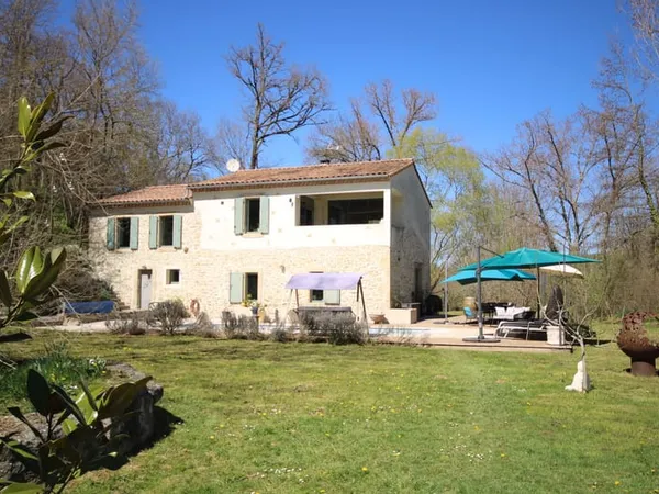 BELLE MAISON EN PIERRES