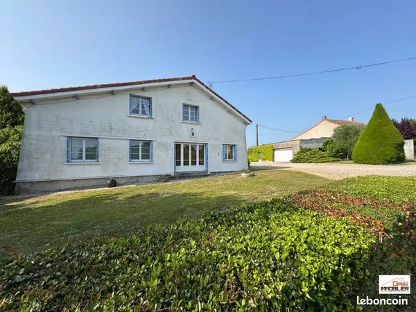 Ensemble immobilier - Terrain 10000 m² - Hangar