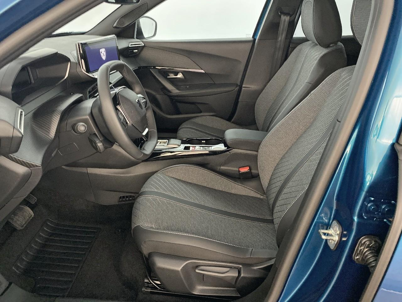Peugeot 2008 hybrid 145 ch e-dcs6 allure — photo 9