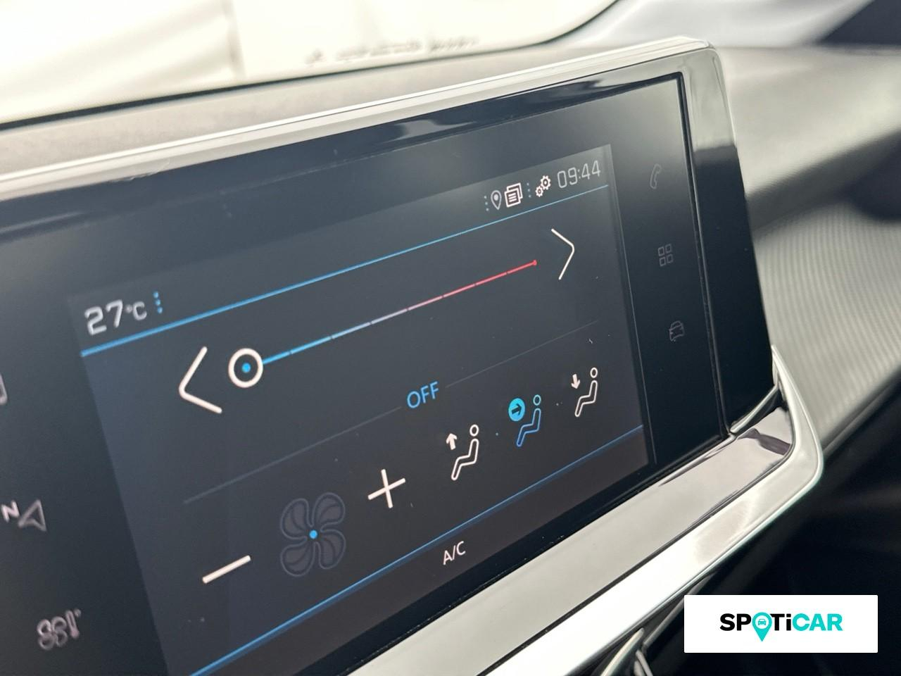 Peugeot 208 1.2 puretech 100ch s&s style 118g — photo 13
