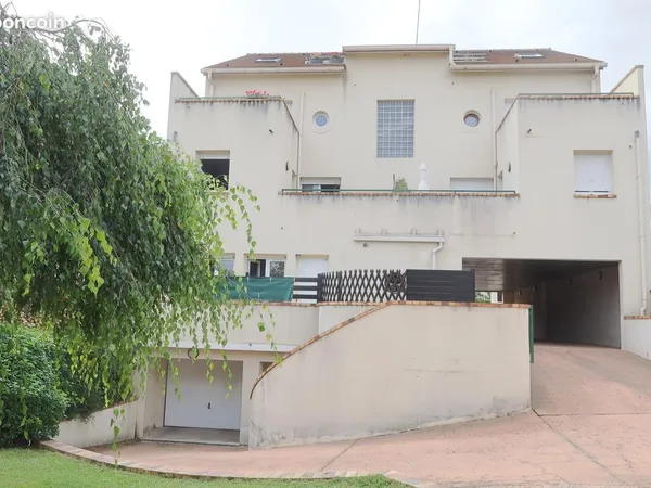Studio 1 pièce 43 m²