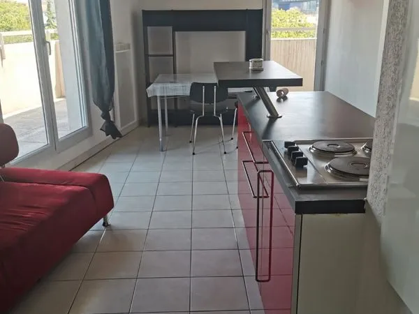 T2 vide avec parking