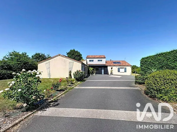 Maison 6 pièces 245 m²