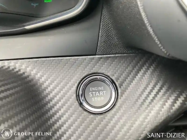 Peugeot 2008 e- 136ch style — photo 14