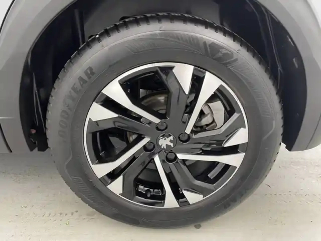 Peugeot 2008 puretech 130 s&amp;s eat8 — photo 16