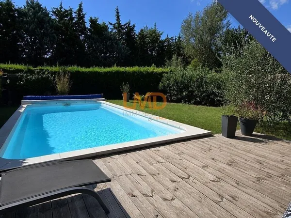 Maison de plain-pied avec piscine, au calme absolu, vendue meubl