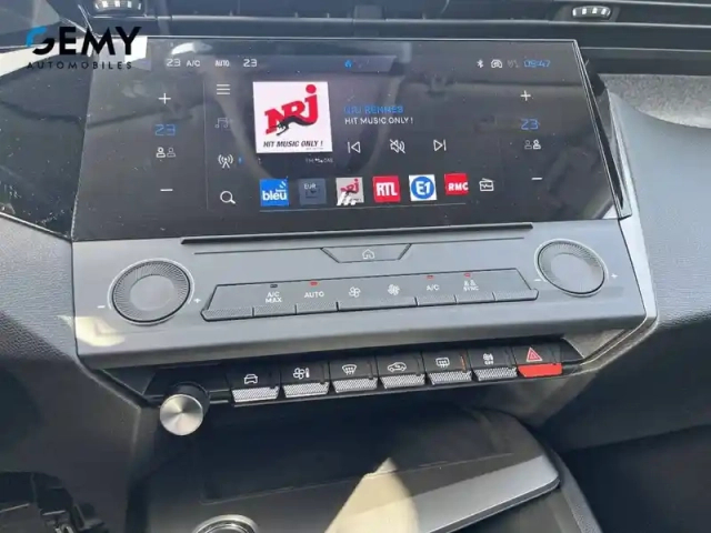 Peugeot 308 plug-in hybrid 195 ch e-dcs7 — photo 14