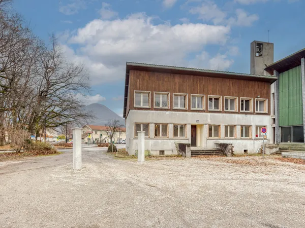 Maison 150 m² avec cuisine équipée et terrain