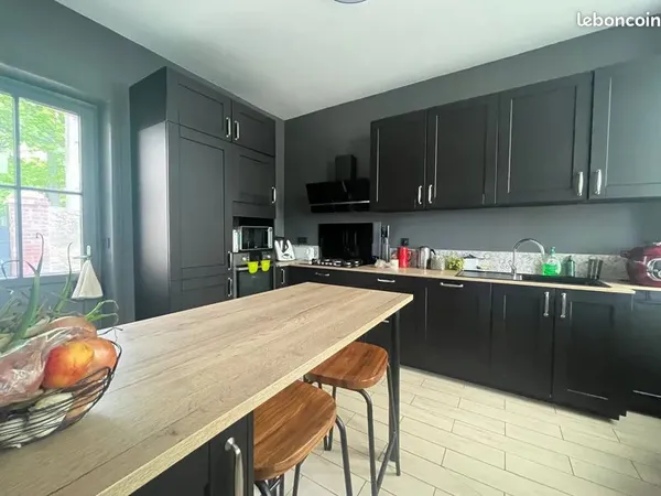 ALENÇON - Quartier Saint-François, 5 chambres, élégante maison de caractère avec jardin clos, dépend