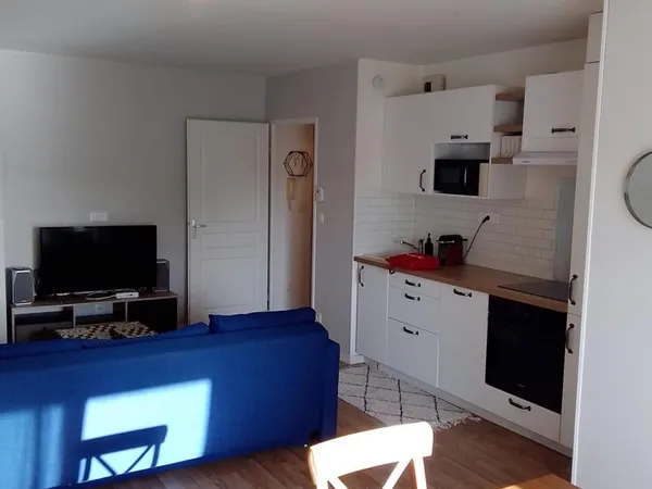 APPARTEMENT 1 CHAMBRE AVECBOX QUI PEUT SERVIRE DE GARAGE