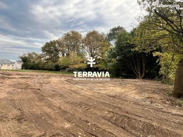 Terrain 378 m² Saint-Étienne-de-Montluc