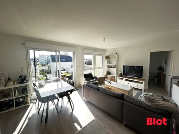 A LOUER - RENNES - PROCHE RUE DE NANTES - T4 - 78,20m2