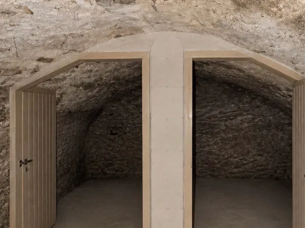 Location caves 4m2-8m2