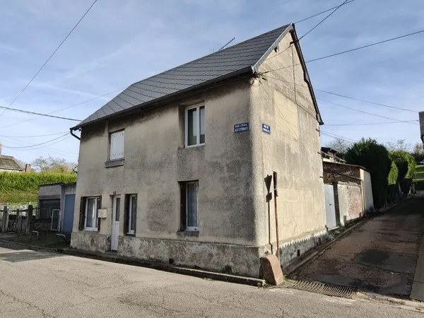 MAISON DE VILLE