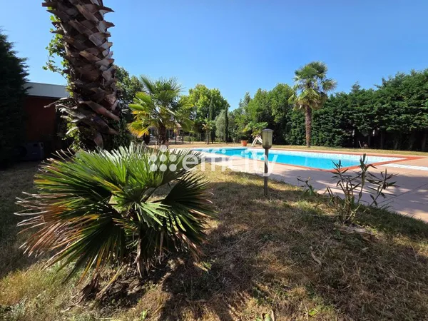 Maison 6 pièces 300 m²