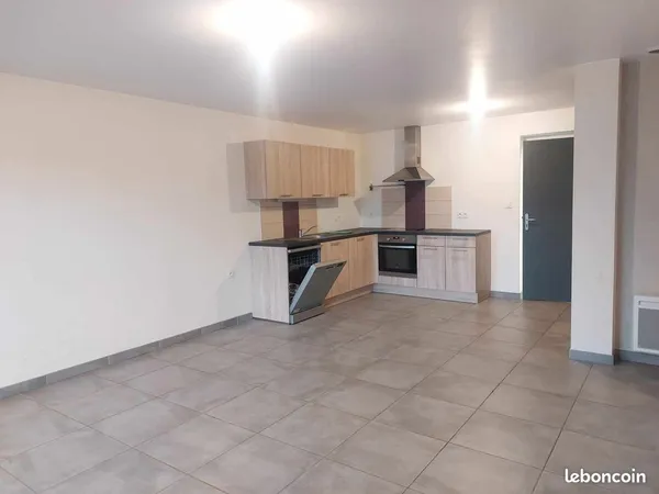 F2 renove - 62m² - terrasse garage