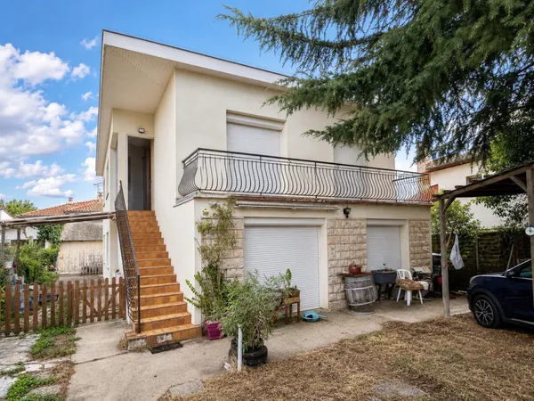 AGEN maison composée de deux appartements proche commodités