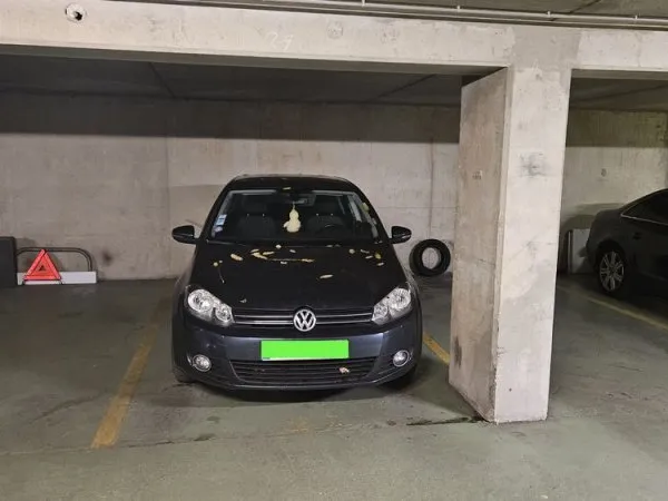 Place de parking à 1min du RER Joinville