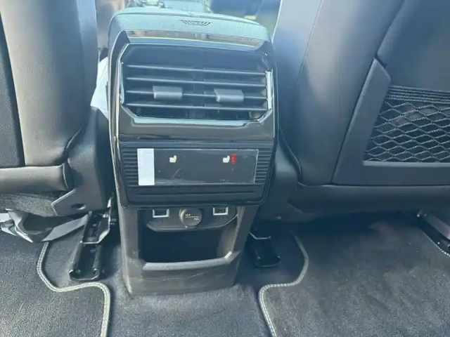 Citroën C5 Aircross hybride rechargeable 195 e-eat7 — photo 22