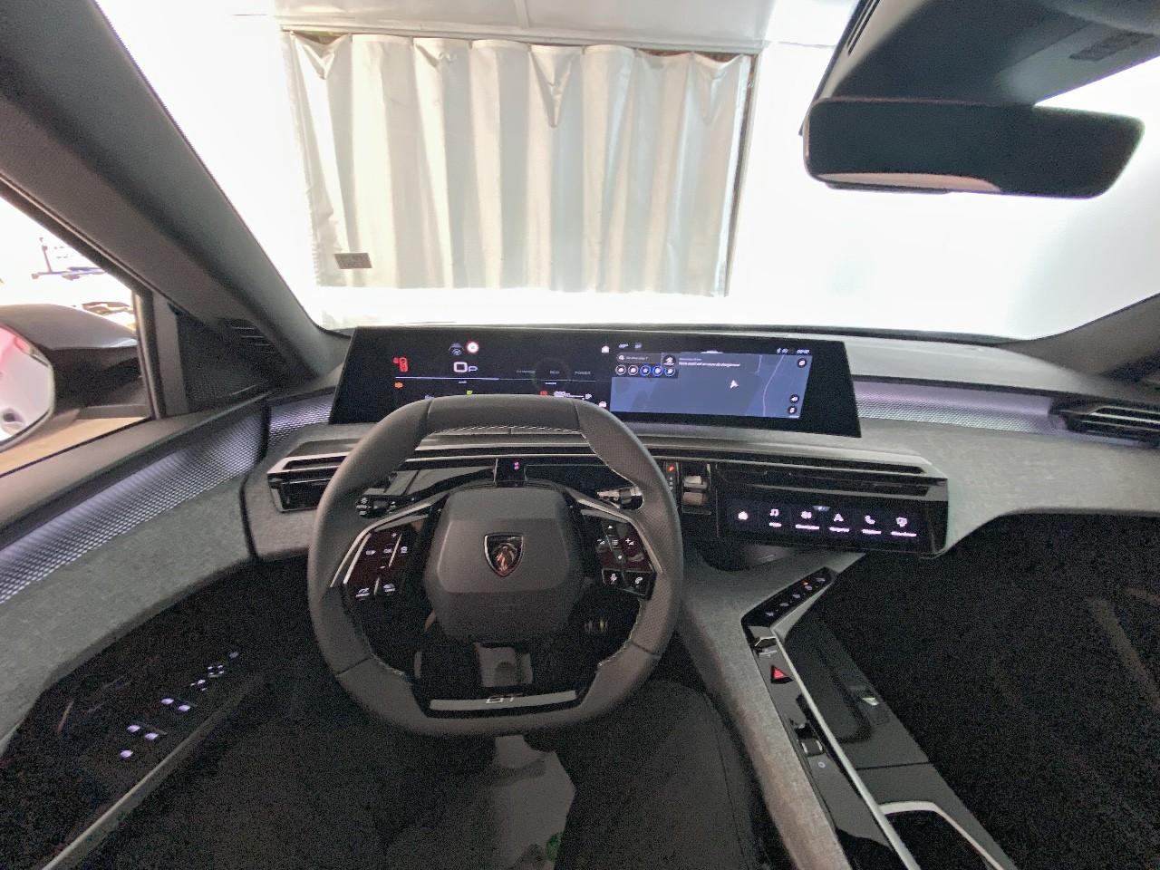 Peugeot 3008 hybrid 145 e-dcs6 gt — photo 12