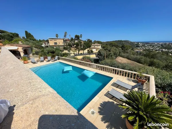 Villa 8 pièces 350 m²