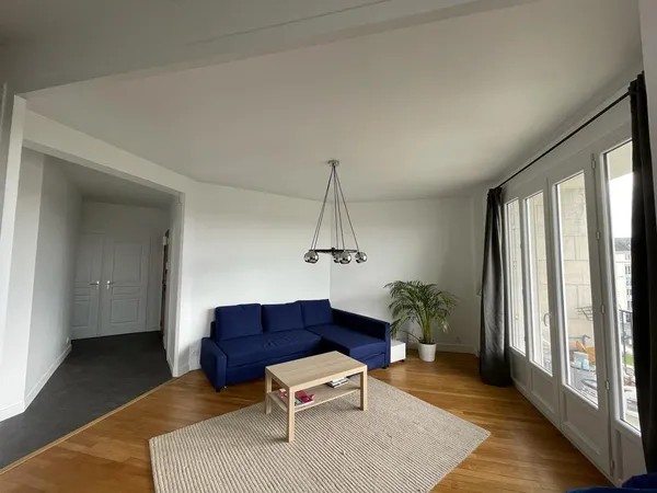 Propose chambre avec salle d'eau privative dans colocation 87m² Angers centre (49), face gare