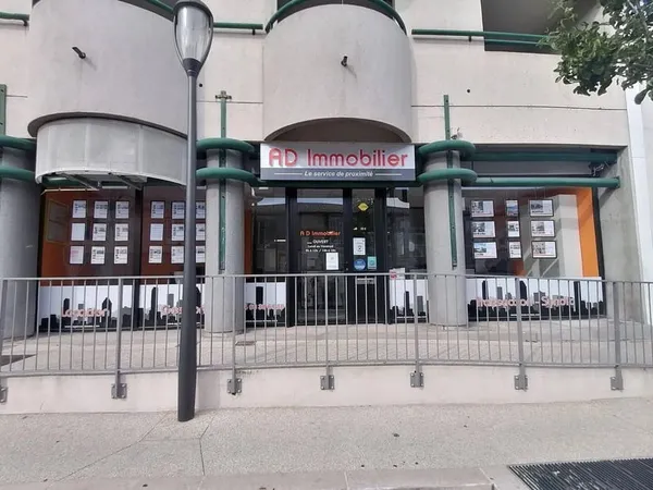 Local commercial 110 m²