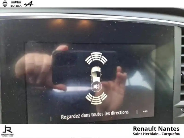 Renault Megane 1.5 blue dci 115ch evolution — photo 7