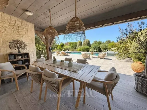 Maison 6 pièces 233 m²