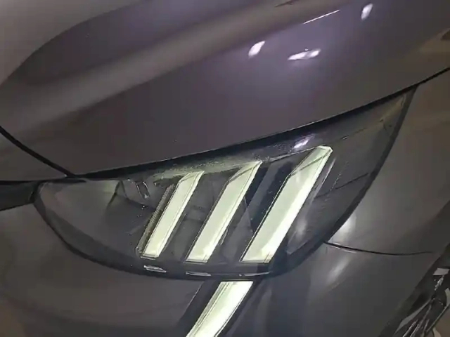Peugeot 208 puretech 100 s&amp;s bvm6 — photo 6