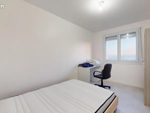 Chambre 5 pièces 82 m²