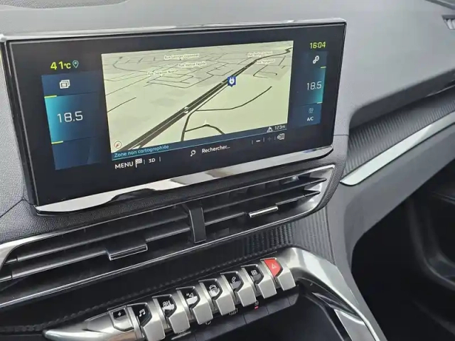 Peugeot 3008 phev hybrid 180 eat8 — photo 8