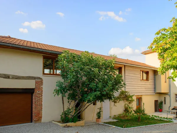 Maison 6 pièces 345 m²