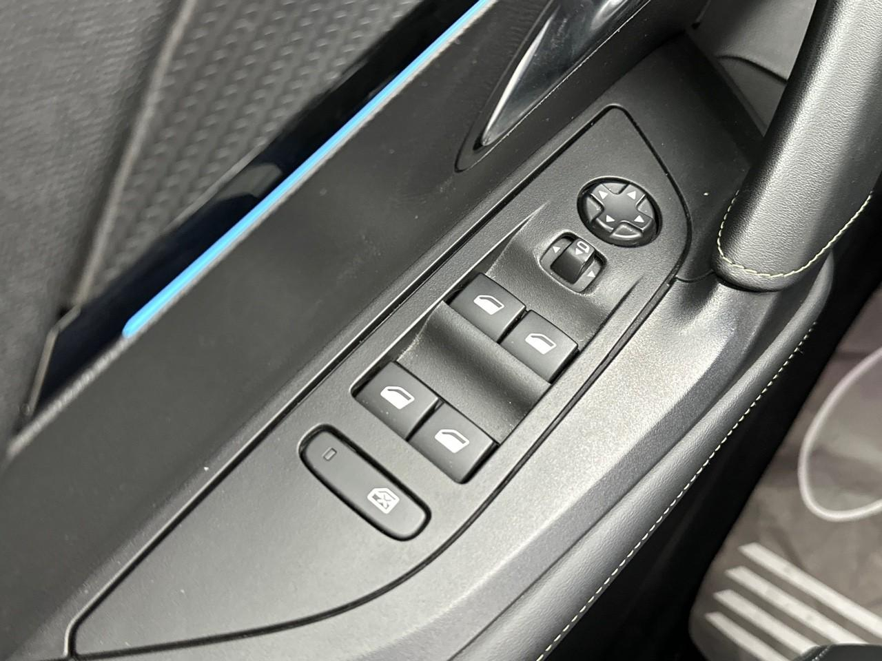 Peugeot 2008 puretech 130 s&s bvm6 gt — photo 15